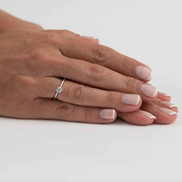 Μονόπετρο δαχτυλίδι Κ18 λευκόχρυσο με διαμάντι 0.30ct , VVS1 , G από το GIA