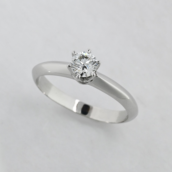 Μονόπετρο δαχτυλίδι Κ18 λευκόχρυσο με διαμάντι 0.40ct , VS2 , F από το GIA