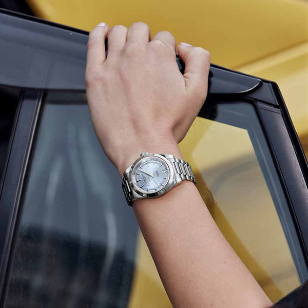 LONGINES Conquest Automatic