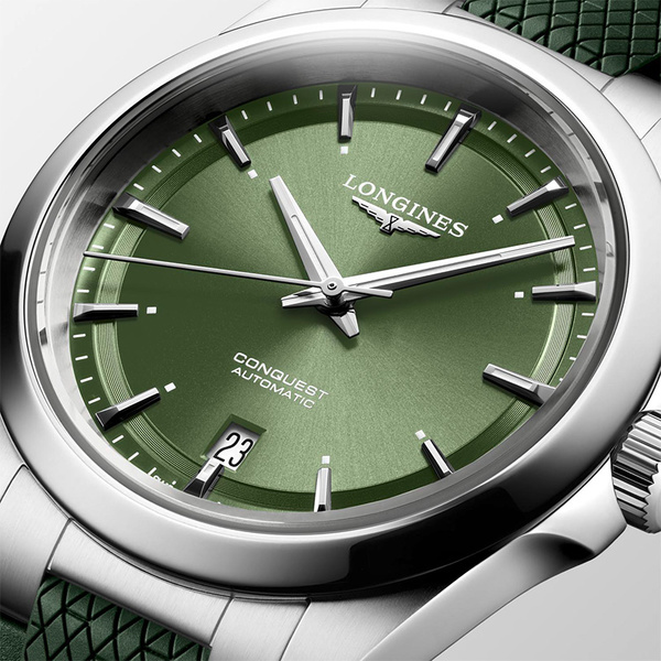 LONGINES Conquest Automatic