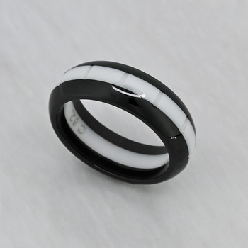 Δαχτυλίδι από μαύρο και λευκό κεραμικό